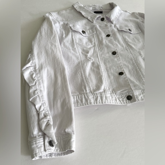 ELLIOTT & VINE || White Distressed with Ruffles Jeans Jacket. Sz. 1X - Picture 5 of 16